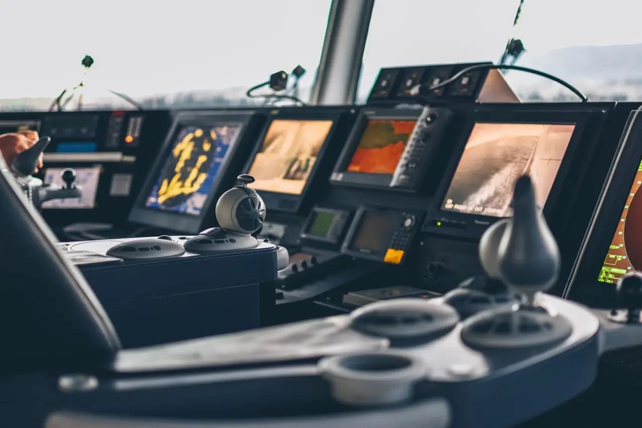 Ships navigation equipements